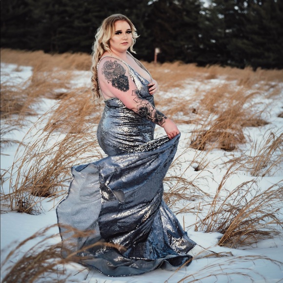 ✨Sparkly fit and flare formal gown✨ - Picture 4 of 4